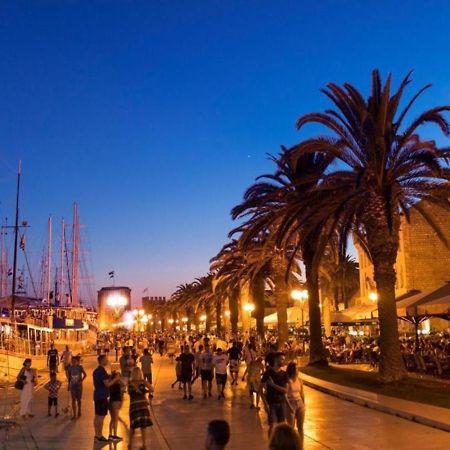 Apartment Capo Family & Capo Studio -Old Town-Parking Trogir Bagian luar foto