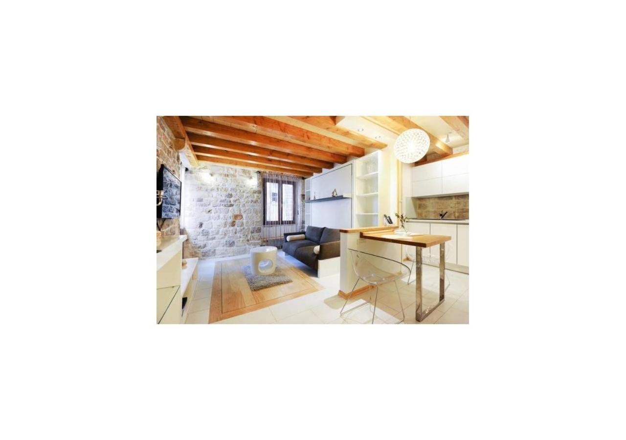 Apartment Capo Family & Capo Studio -Old Town-Parking Trogir Bagian luar foto
