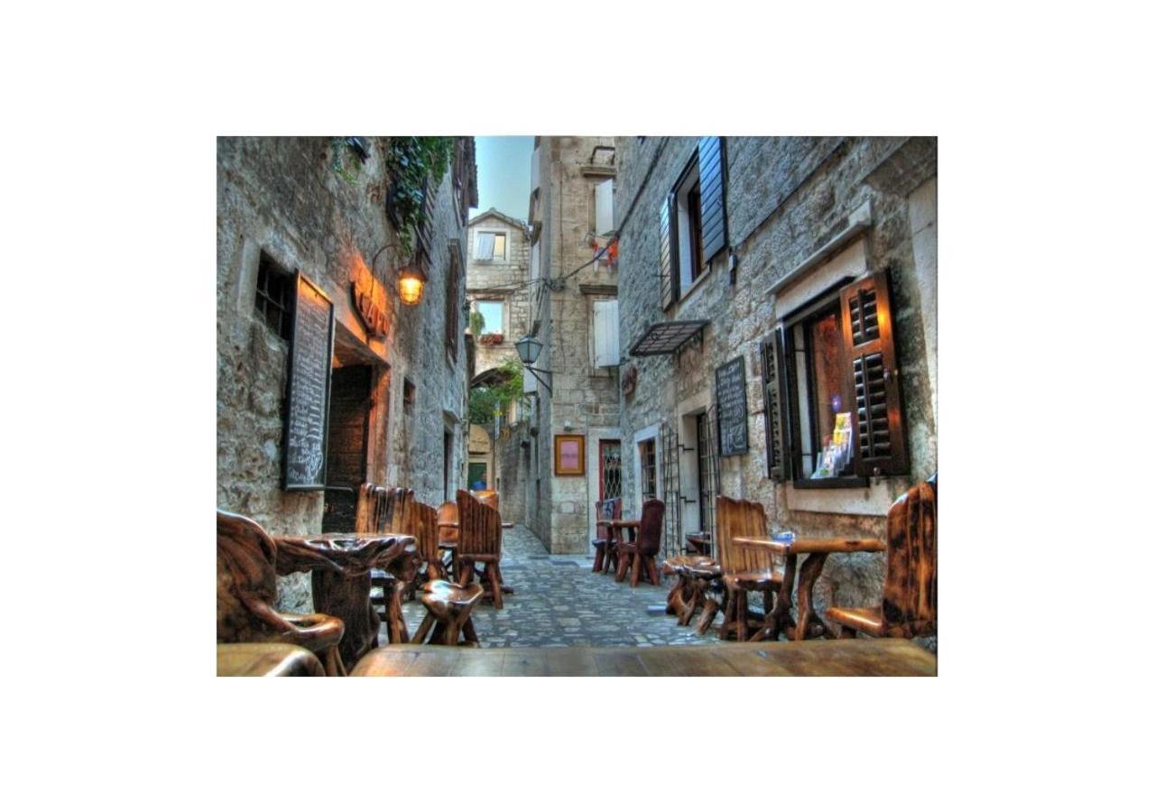 Apartment Capo Family & Capo Studio -Old Town-Parking Trogir Bagian luar foto