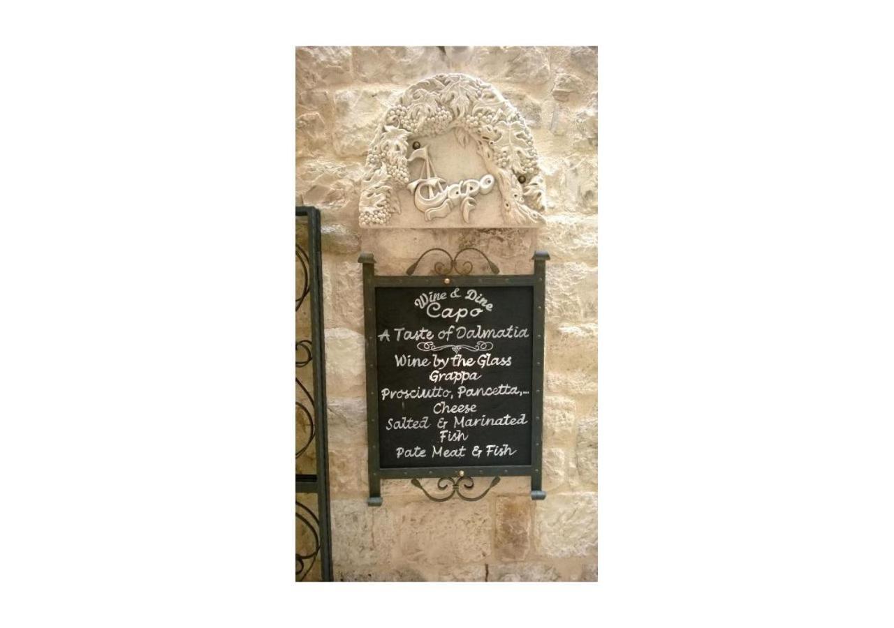 Apartment Capo Family & Capo Studio -Old Town-Parking Trogir Bagian luar foto