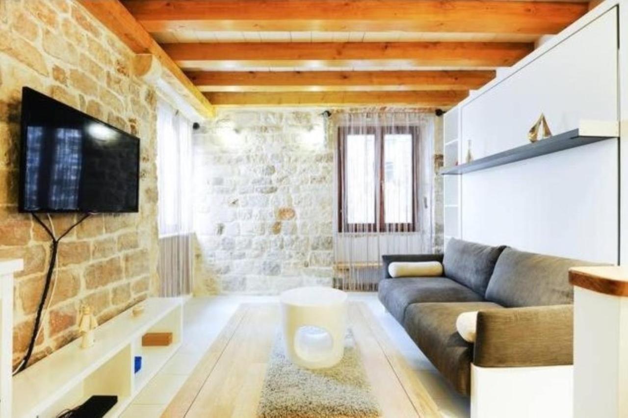 Apartment Capo Family & Capo Studio -Old Town-Parking Trogir Bagian luar foto