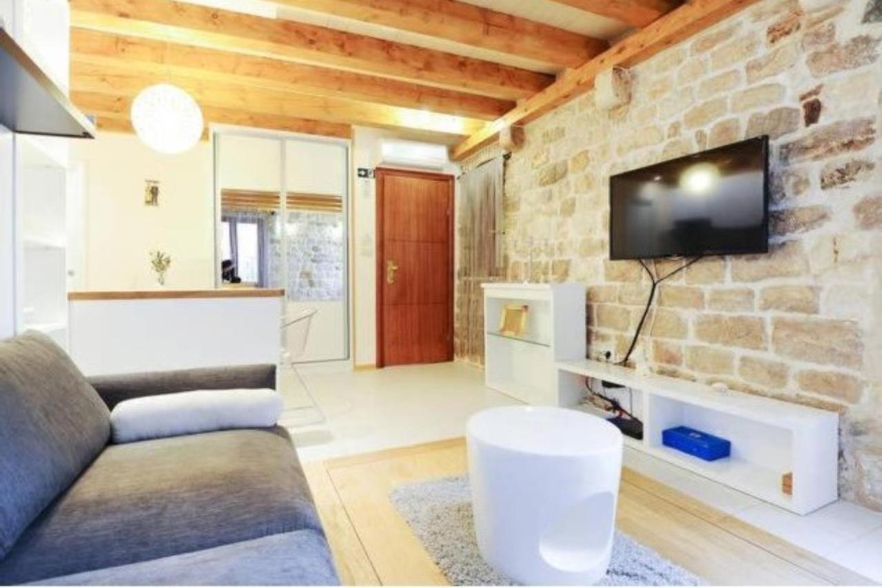 Apartment Capo Family & Capo Studio -Old Town-Parking Trogir Bagian luar foto