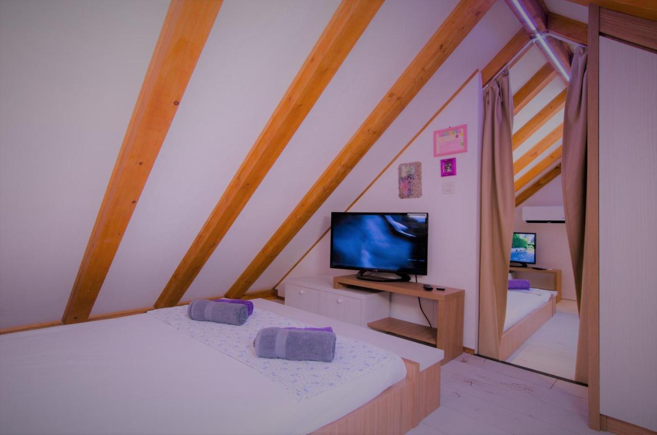 Apartment Capo Family & Capo Studio -Old Town-Parking Trogir Bagian luar foto