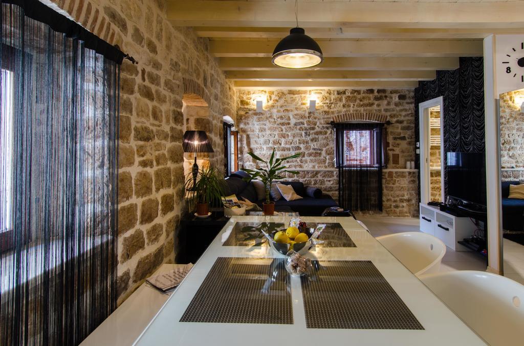 Apartment Capo Family & Capo Studio -Old Town-Parking Trogir Ruang foto