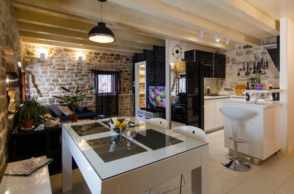 Apartment Capo Family & Capo Studio -Old Town-Parking Trogir Ruang foto