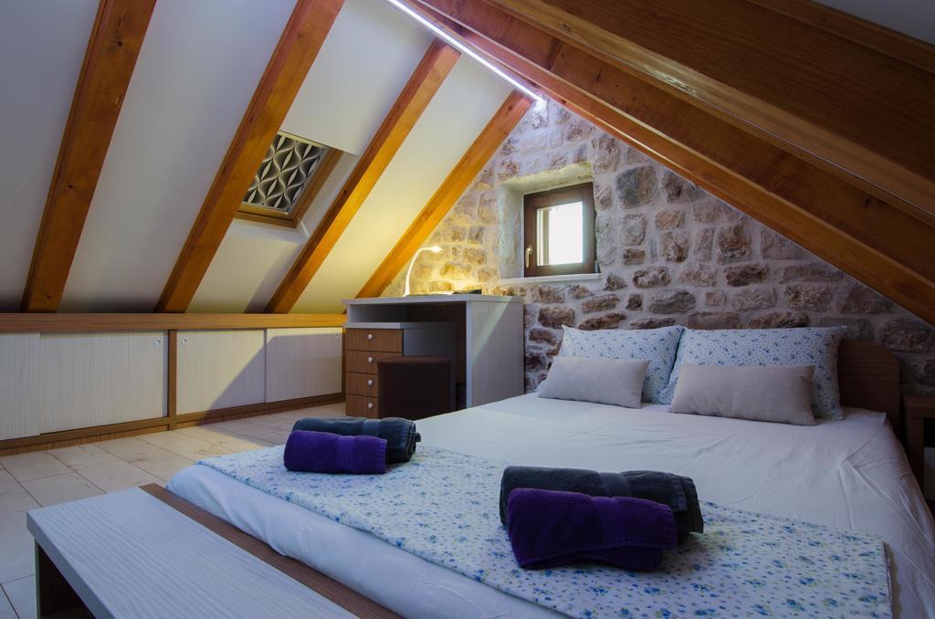 Apartment Capo Family & Capo Studio -Old Town-Parking Trogir Ruang foto