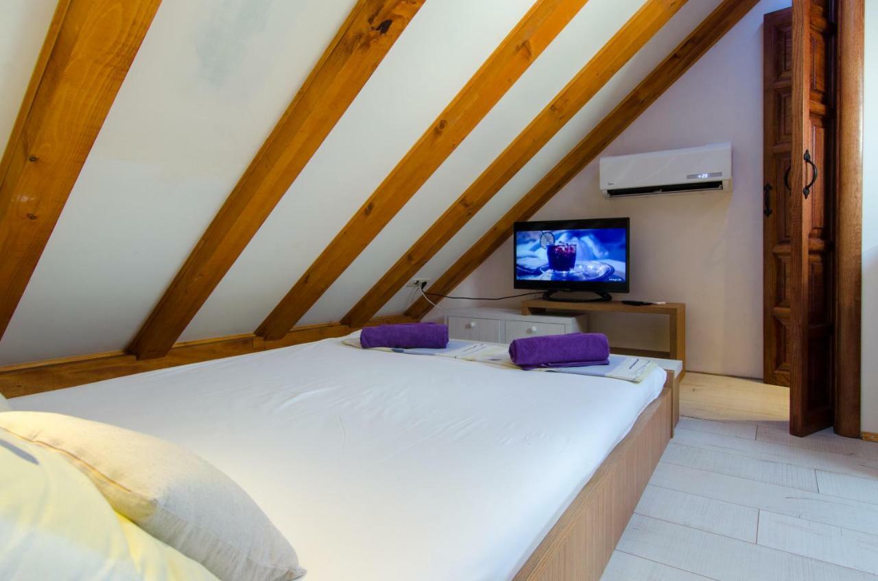 Apartment Capo Family & Capo Studio -Old Town-Parking Trogir Bagian luar foto